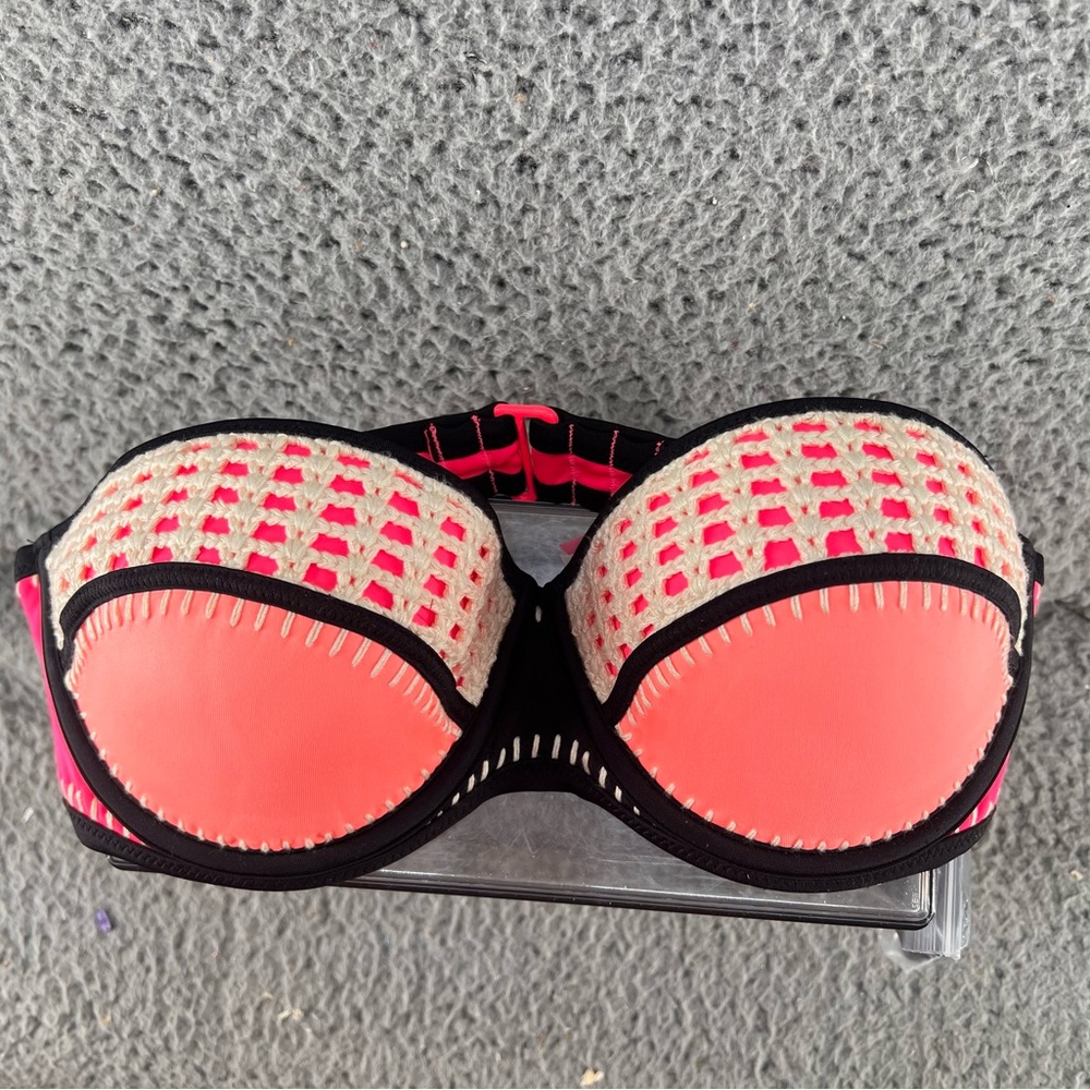 NWT Victoria’s Secret The Flirt Bandeau‎ Bikini Top 36C Pink Crochet Retro Boho